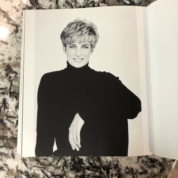 Princess DIANA The Portrait Anniversary Edition Coffee Table Book - Softcover - Picture 14 of 15